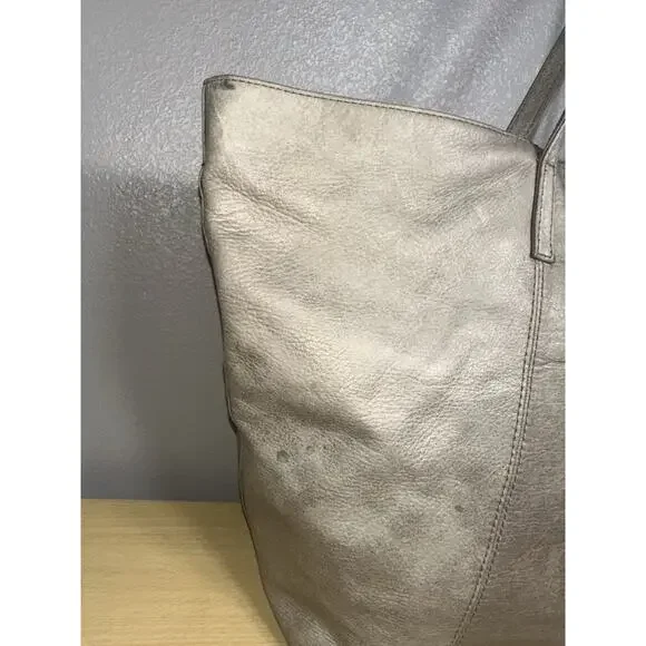 Hobo International Large Kingston Champagne Metallic Leather Tote Bag - Picture 6 of 16